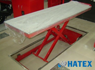 Bàn nâng sửa chữa xe máy âm nền